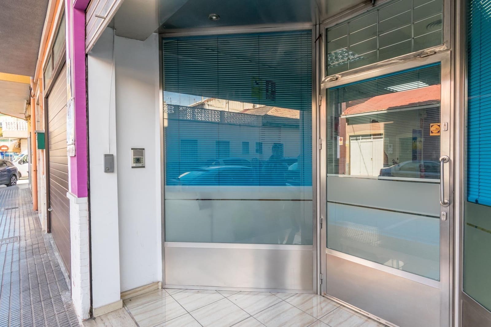 Erhverv til salg i Almoradi - € 73.000 (Ref: 9462186)