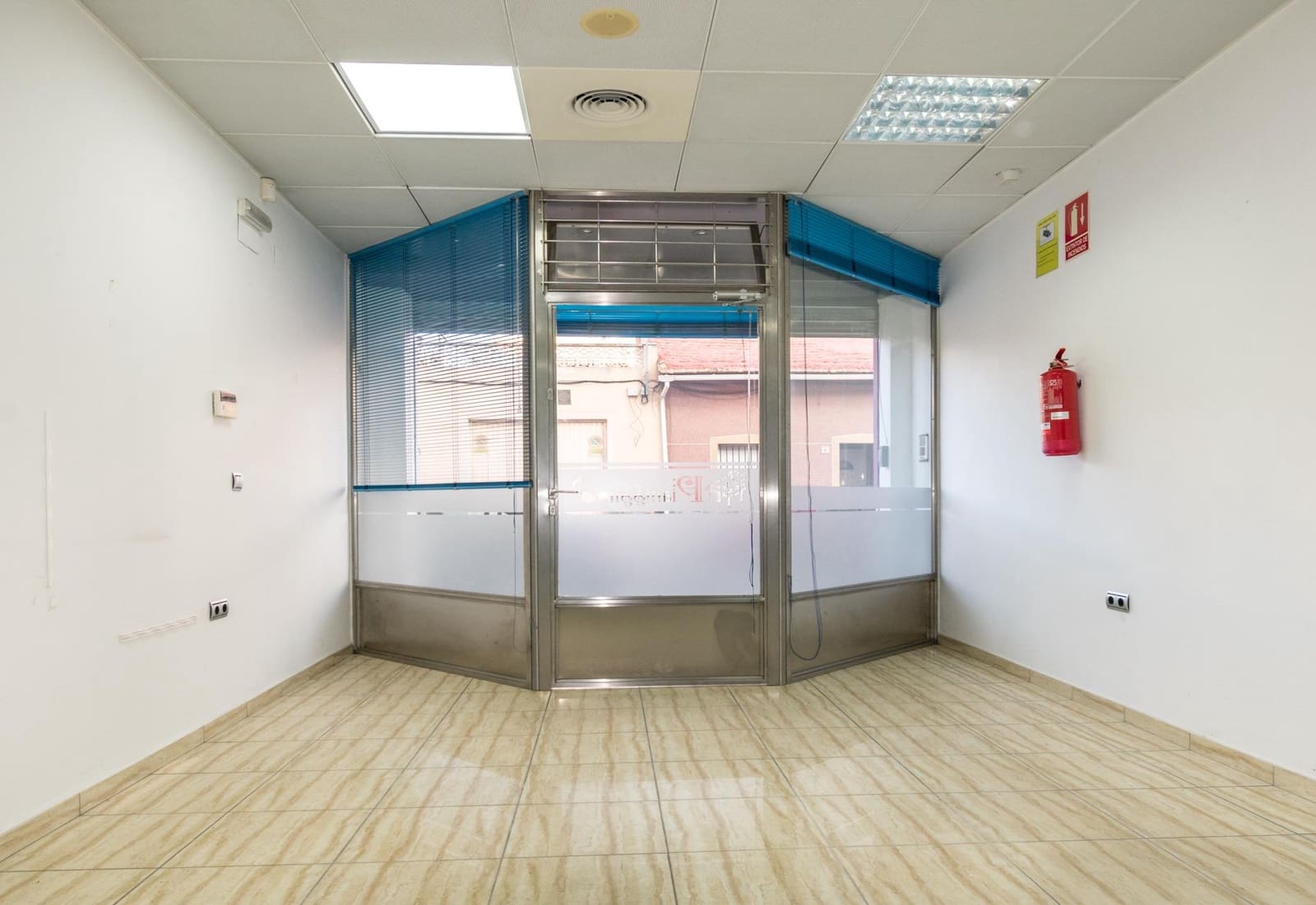 Erhverv til salg i Almoradi - € 73.000 (Ref: 9462186)