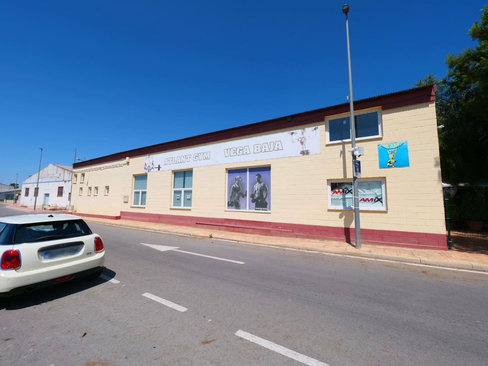 Business for sale in Almoradi - € 725,000 (Ref: 9462188)