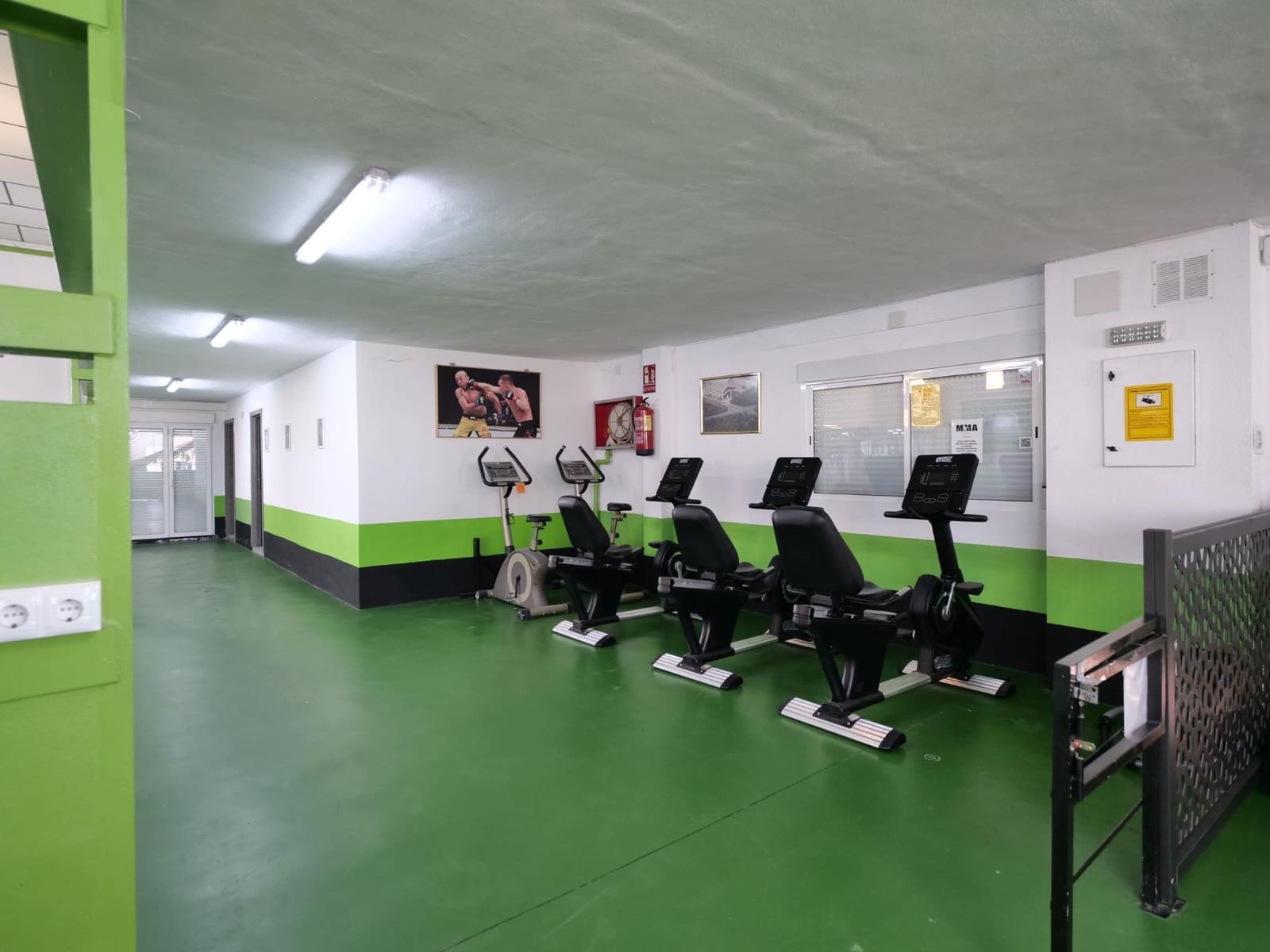 Business for sale in Almoradi - € 725,000 (Ref: 9462188)