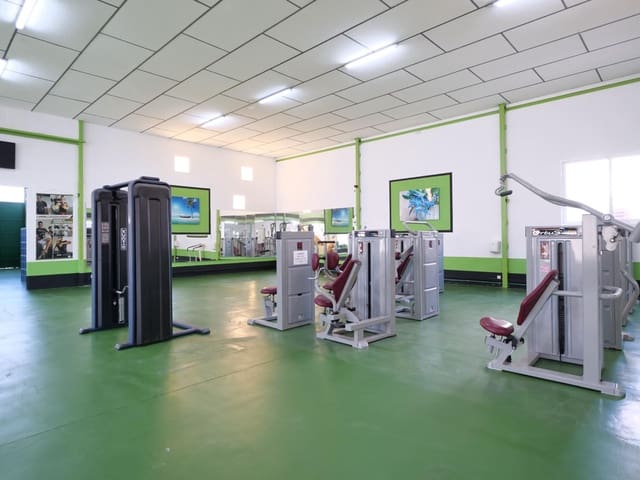 Business for sale in Almoradí - € 725,000 (Ref: 9462188)