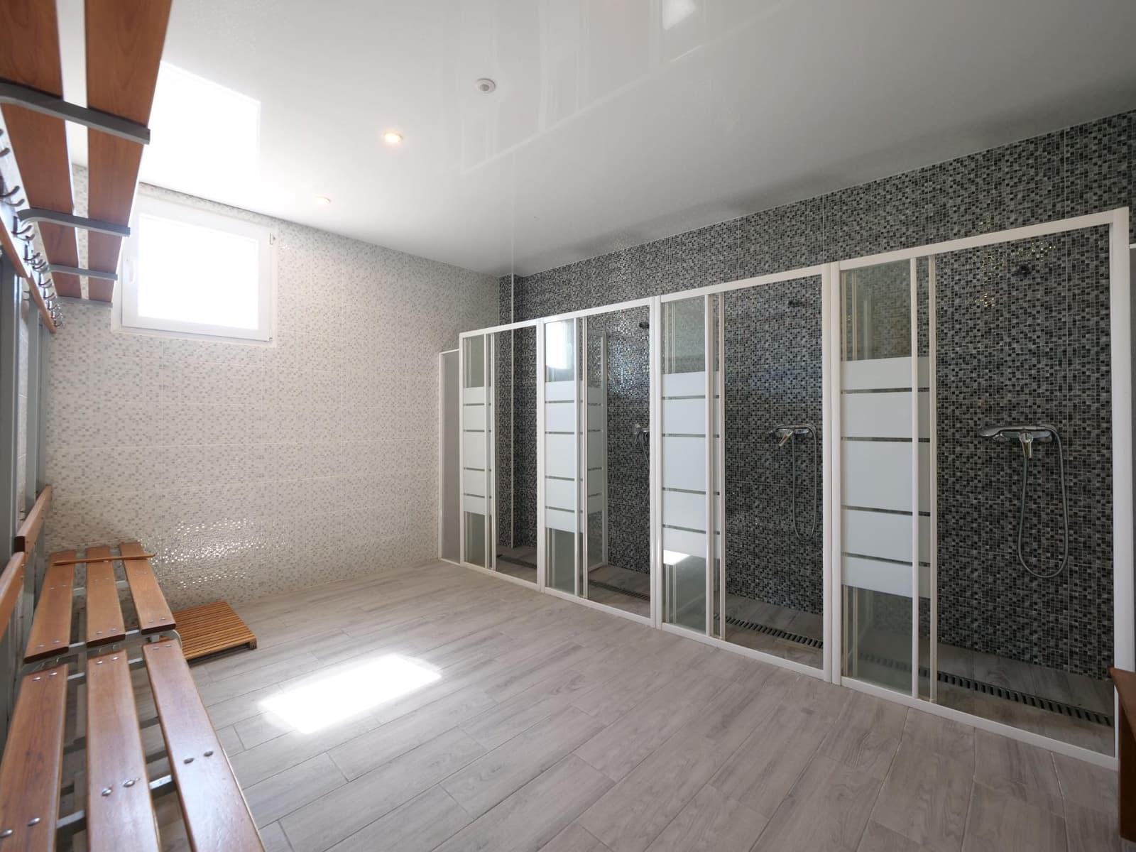 Business for sale in Almoradi - € 725,000 (Ref: 9462188)