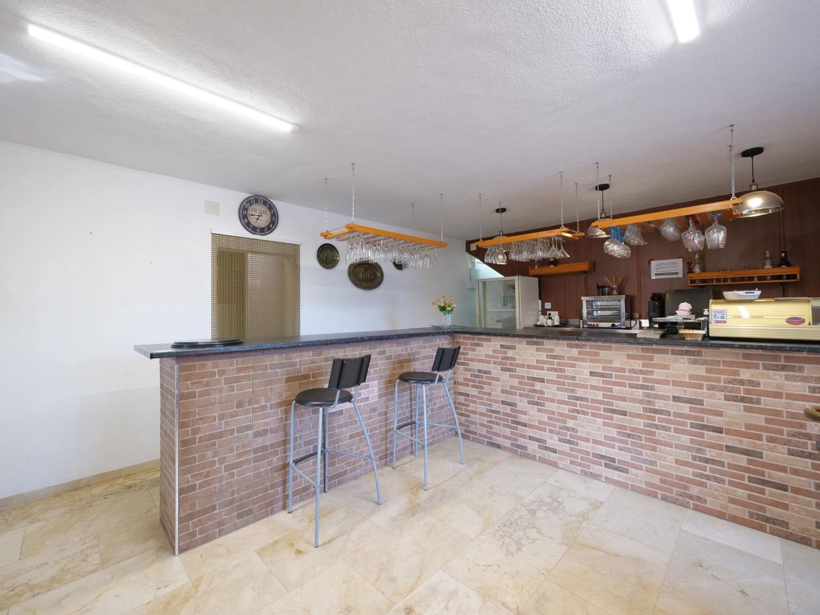 Business for sale in Almoradi - € 725,000 (Ref: 9462188)