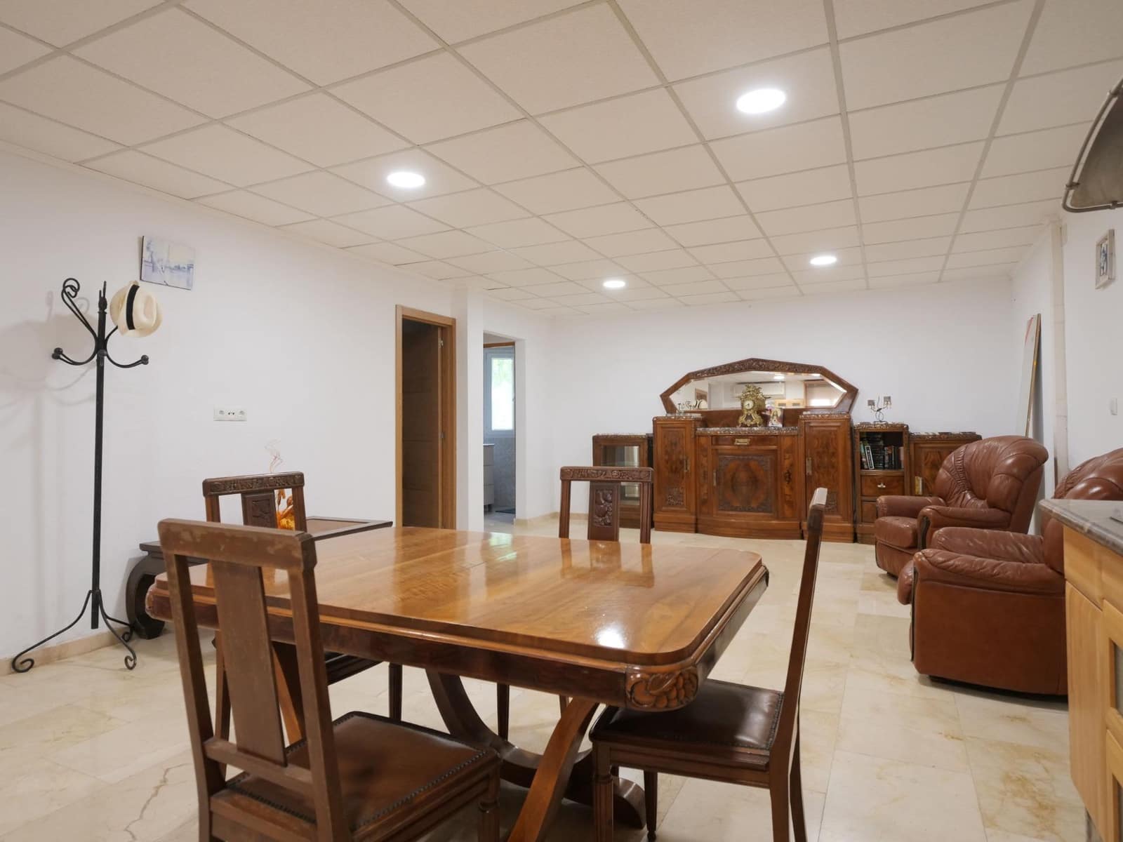 Business for sale in Almoradi - € 725,000 (Ref: 9462188)