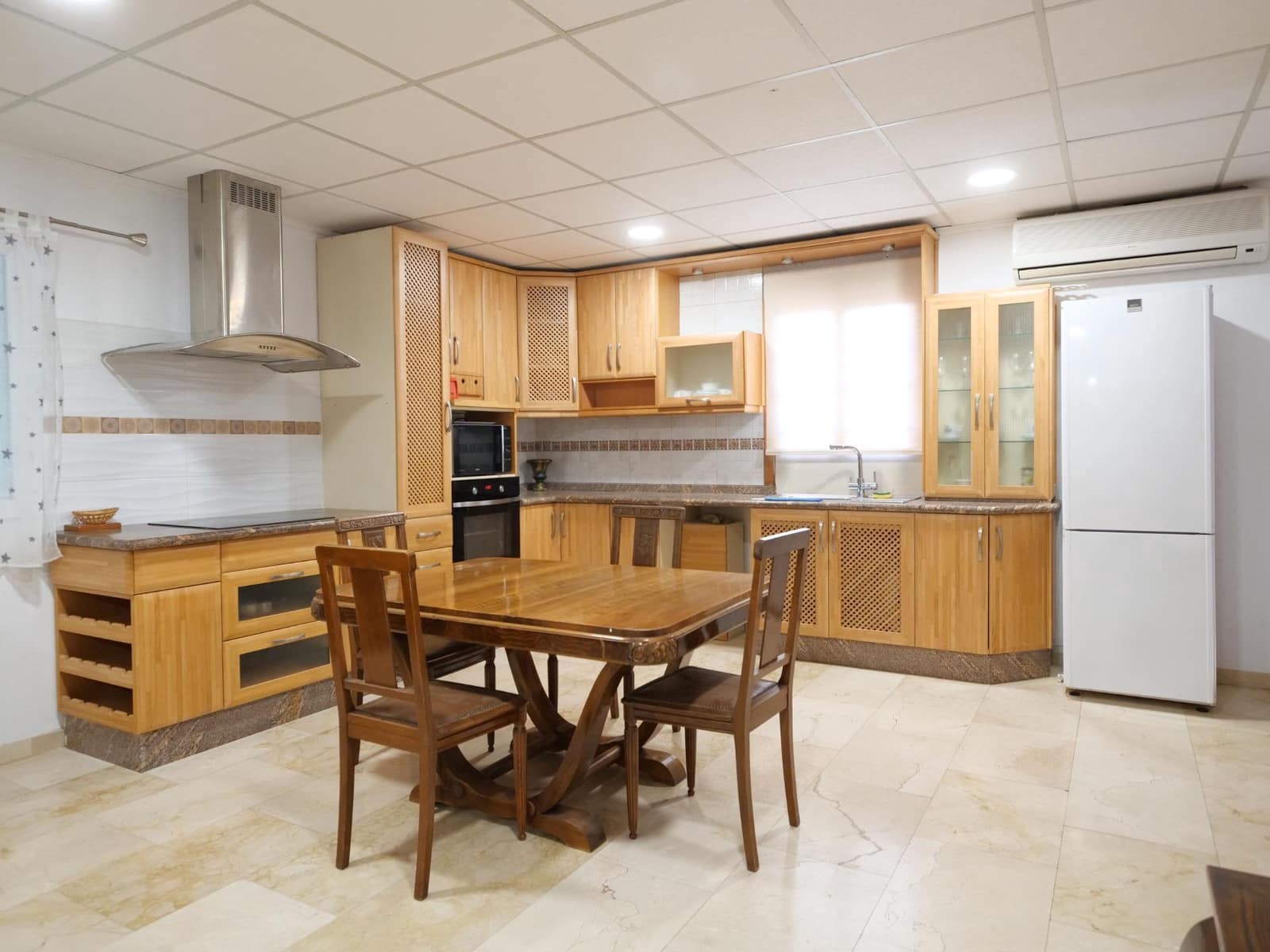 Business for sale in Almoradi - € 725,000 (Ref: 9462188)