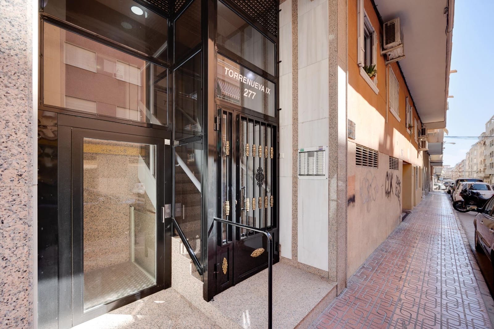 2 Zimmer Apartment zu verkaufen in Torrevieja - 147.410 € (Ref: 9462190)