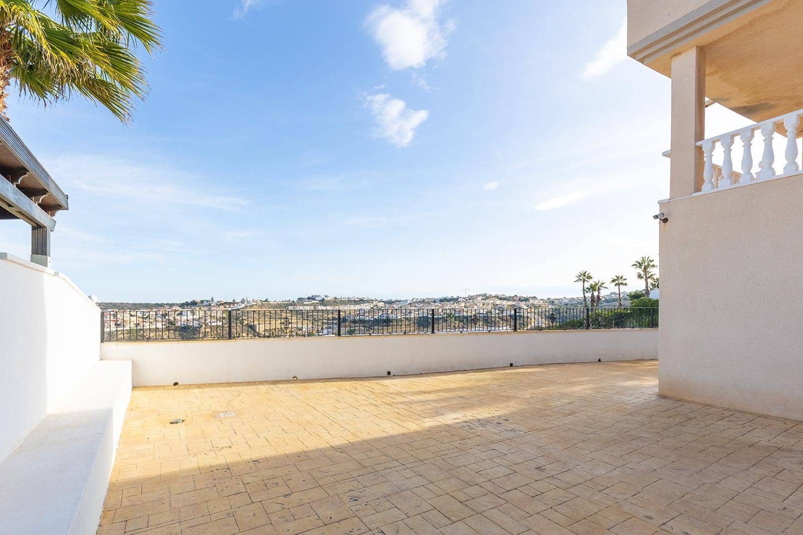 5 bedroom Villa for sale in Rojales with pool - € 449,000 (Ref: 9462192)