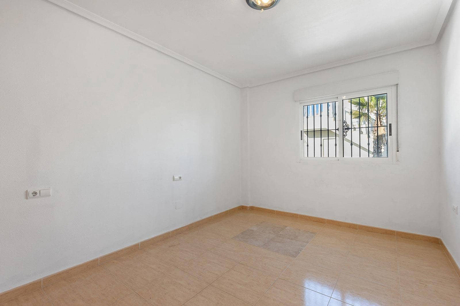 5 bedroom Villa for sale in Rojales with pool - € 449,000 (Ref: 9462192)