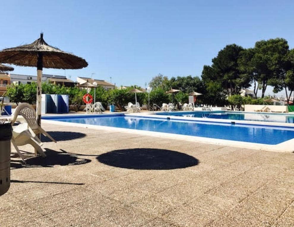 2 makuuhuone Huoneisto myytävänä paikassa El Limonar mukana uima-altaan - 129 990 € (Ref: 9462193)