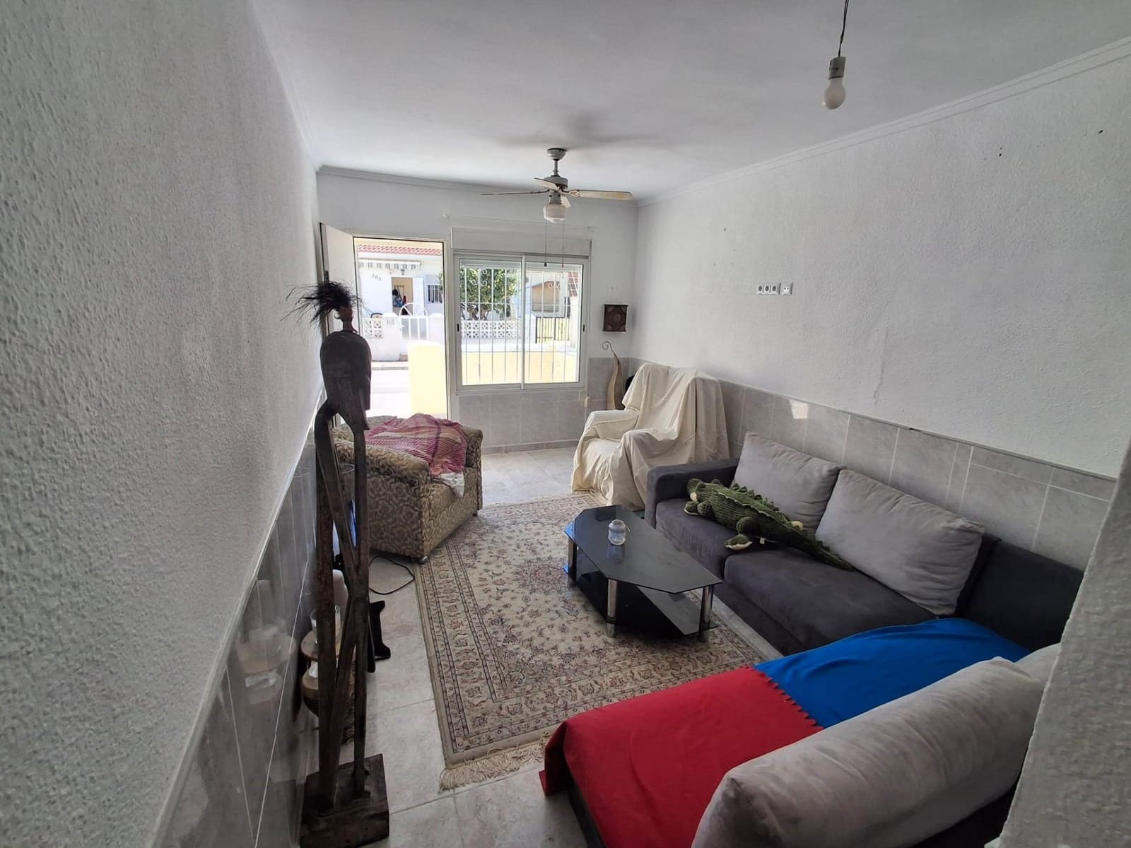 2 makuuhuone Huoneisto myytävänä paikassa El Limonar mukana uima-altaan - 129 990 € (Ref: 9462193)