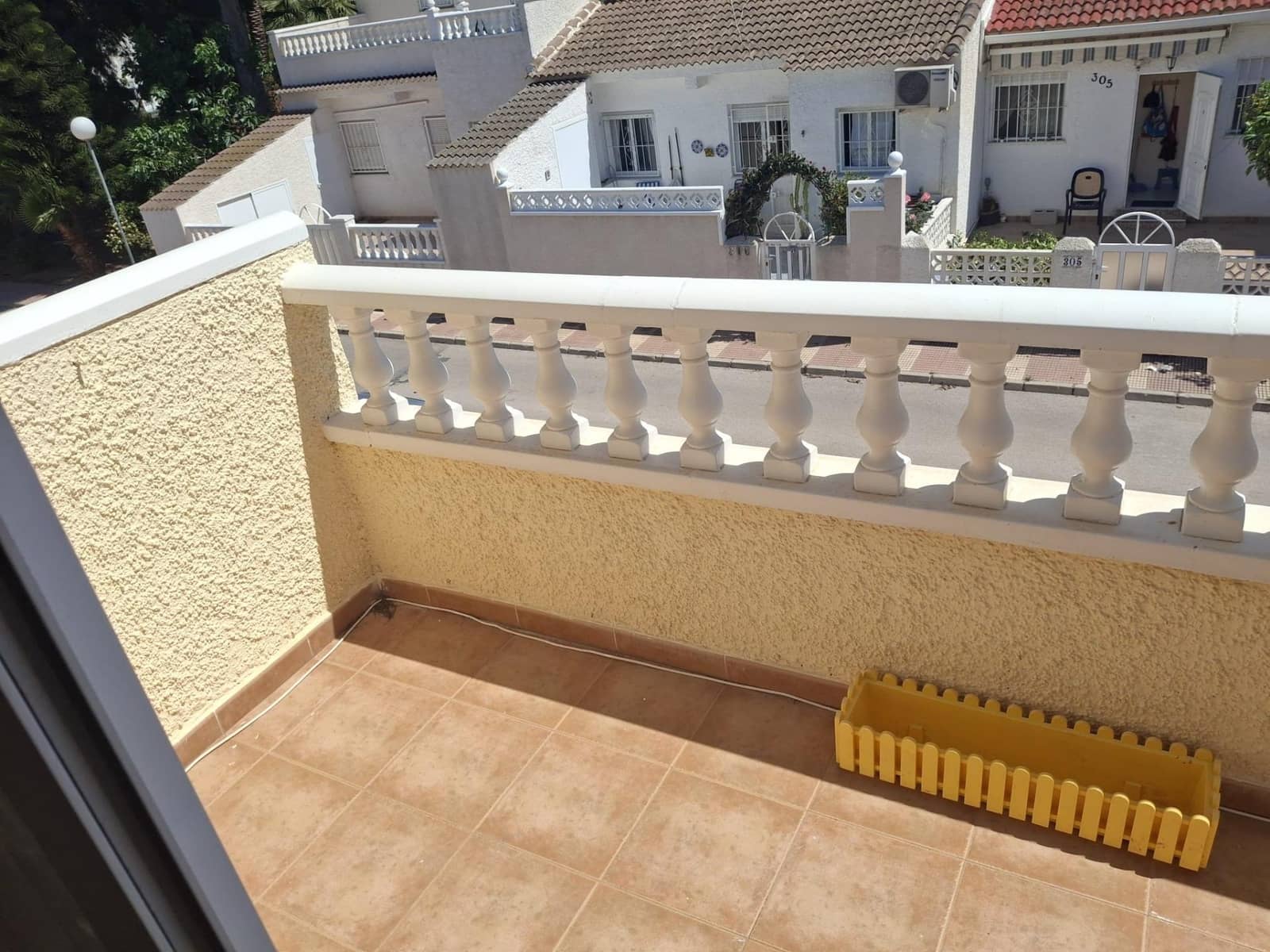 2 makuuhuone Huoneisto myytävänä paikassa El Limonar mukana uima-altaan - 129 990 € (Ref: 9462193)