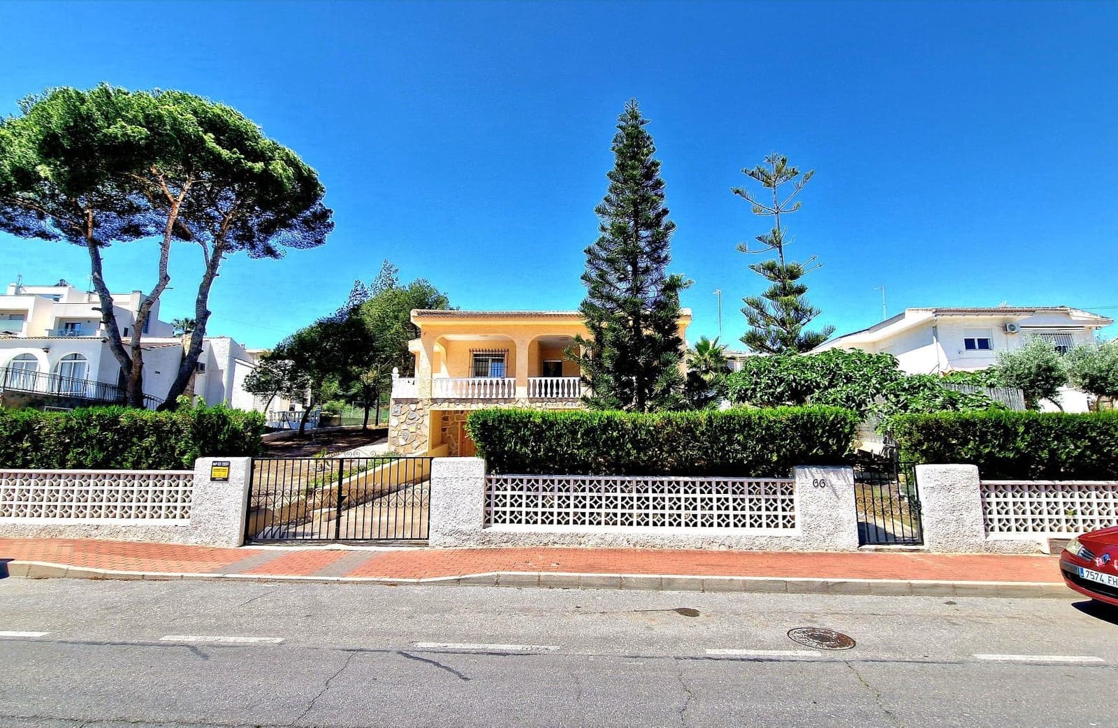 3 soverom Villa til salgs i Torrevieja med garasje - € 430 000 (Ref: 9462194)