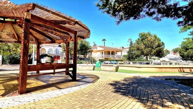 3 soverom Villa til salgs i Los Balcones - Los Altos, Torrevieja med garasje - € 430 000 (Ref: 9462194)