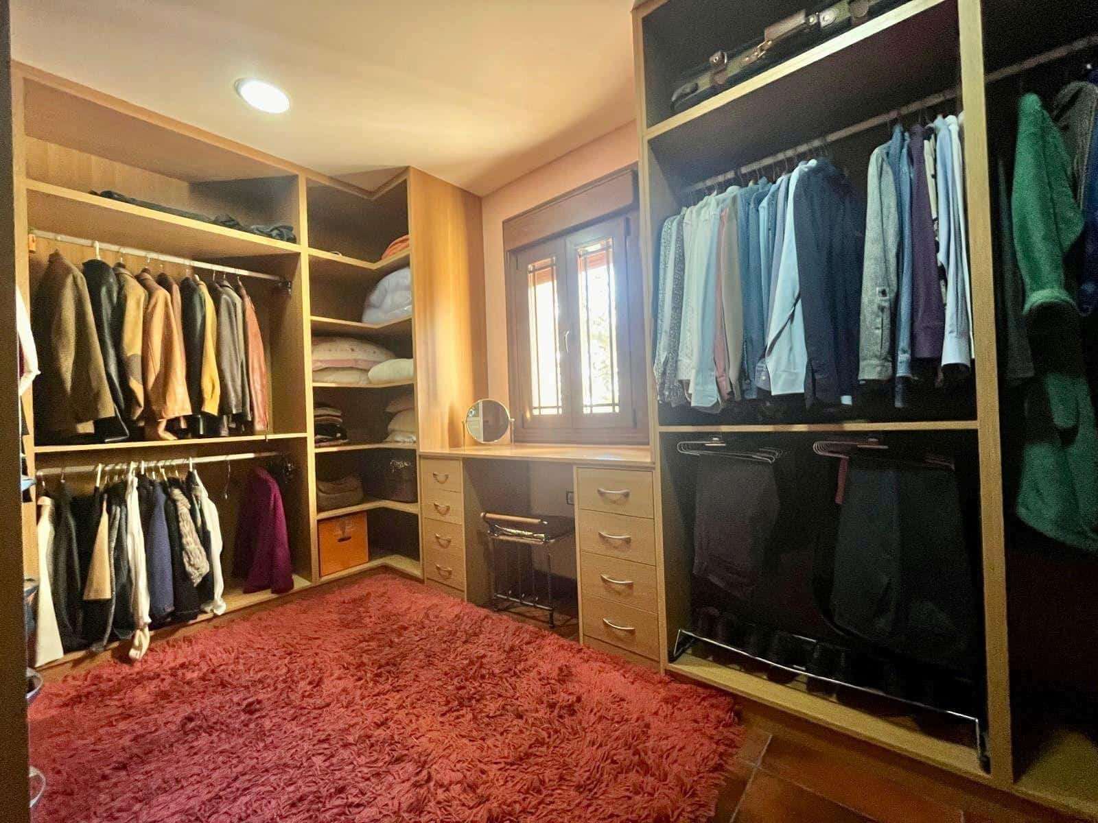 4 bedroom Villa for sale in Los Montesinos with pool - € 780,000 (Ref: 9462197)