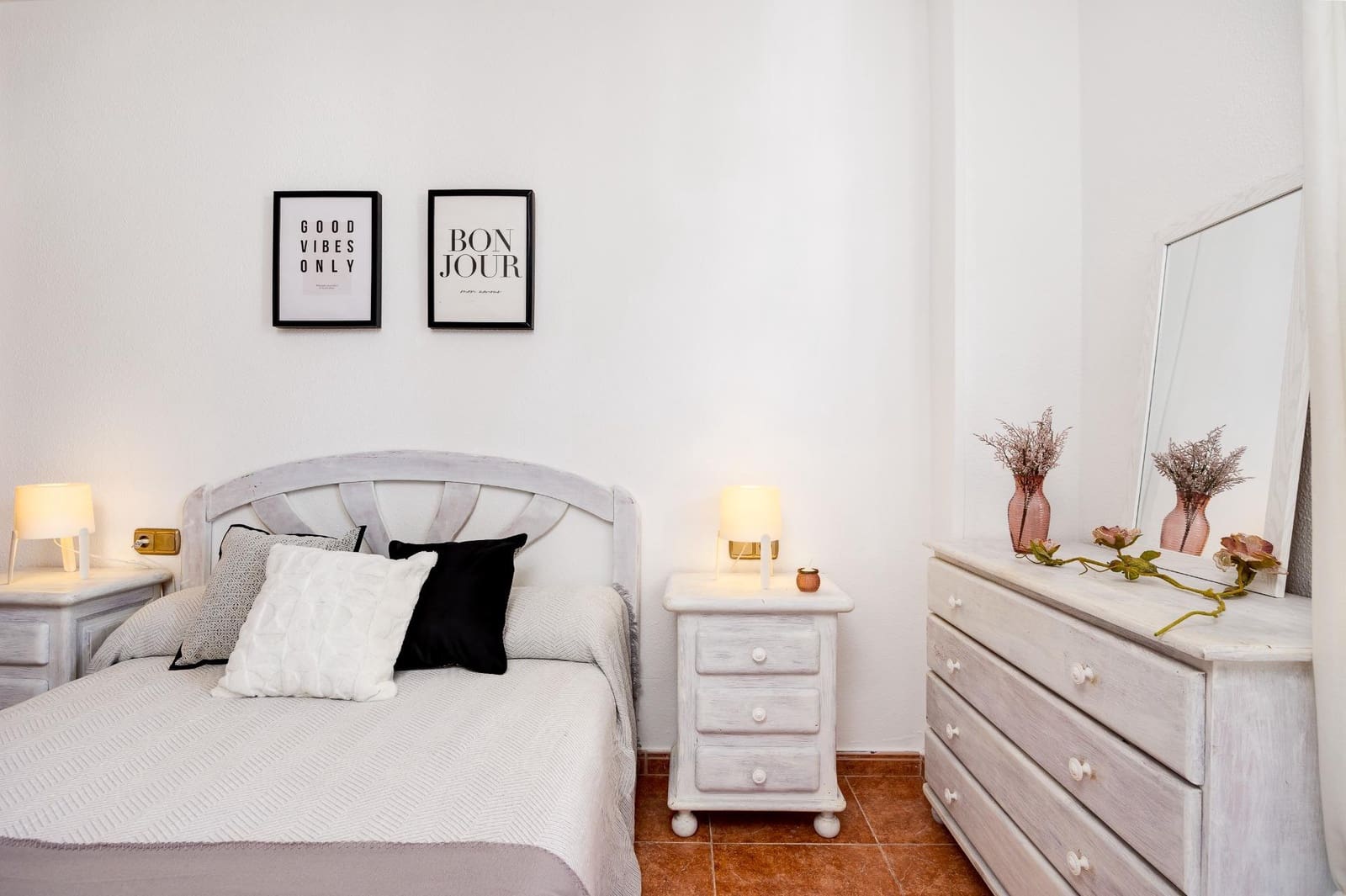 2 bedroom Apartment for sale in Torrevieja with pool - € 119,500 (Ref: 9462198)