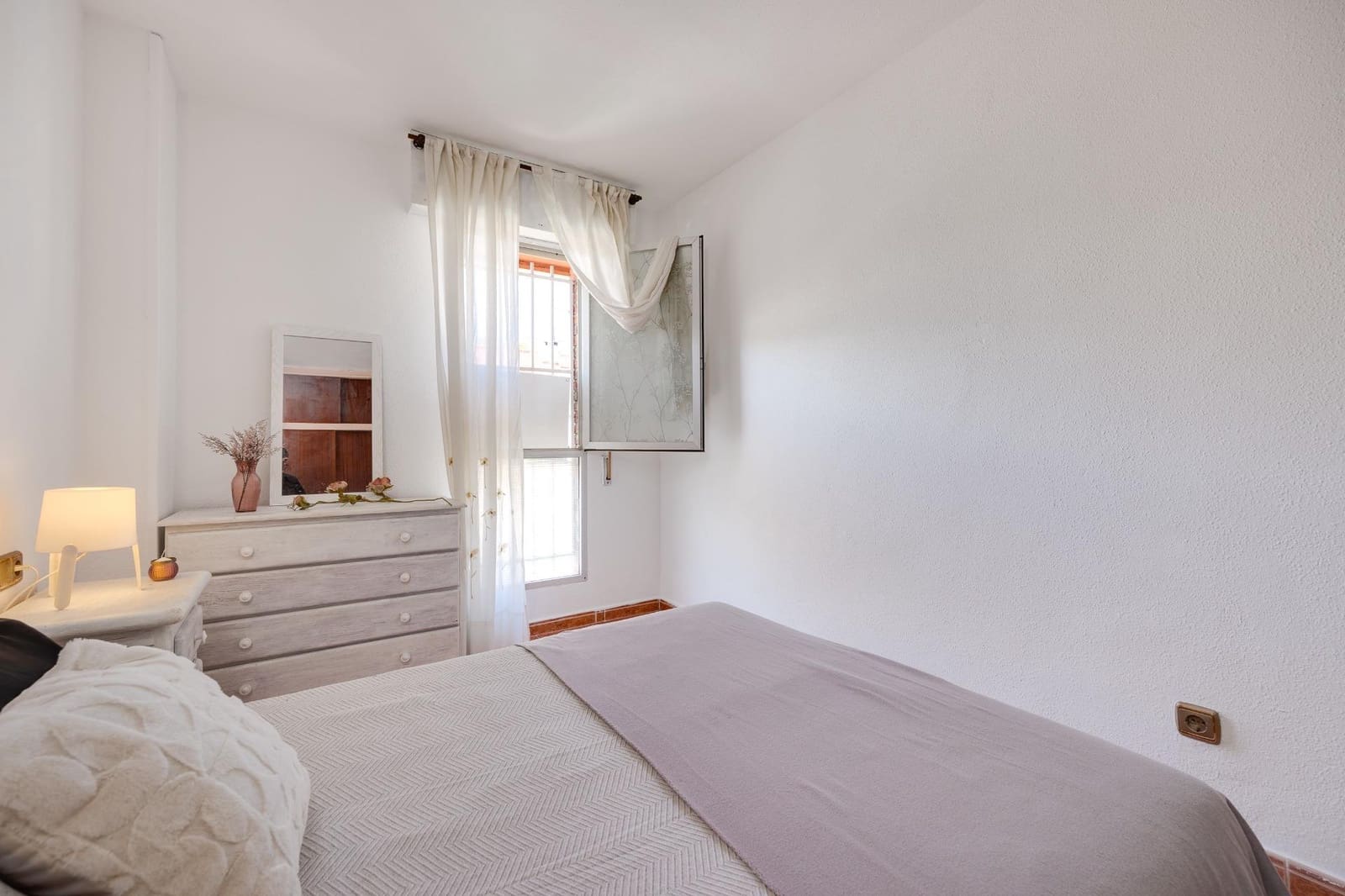 2 bedroom Apartment for sale in Torrevieja with pool - € 119,500 (Ref: 9462198)