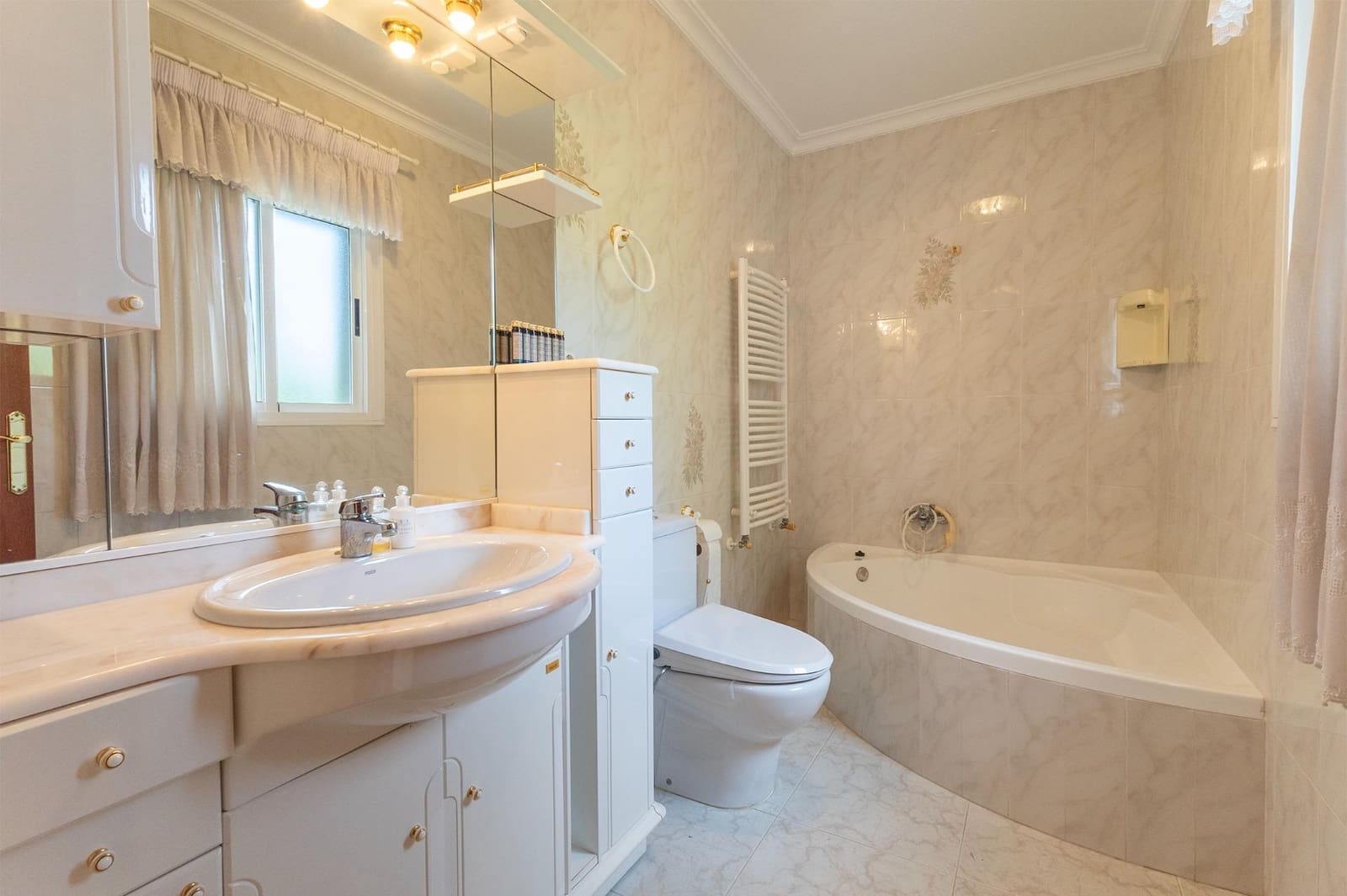 5 soveværelse Villa til salg i Rojales med swimmingpool garage - € 649.000 (Ref: 9462206)