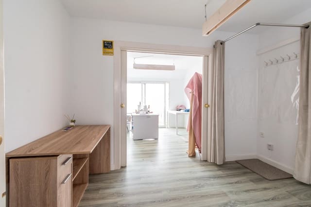 1 camera da letto Commerciale in vendita in Torrevieja con garage - 240.000 € (Rif: 9462209)