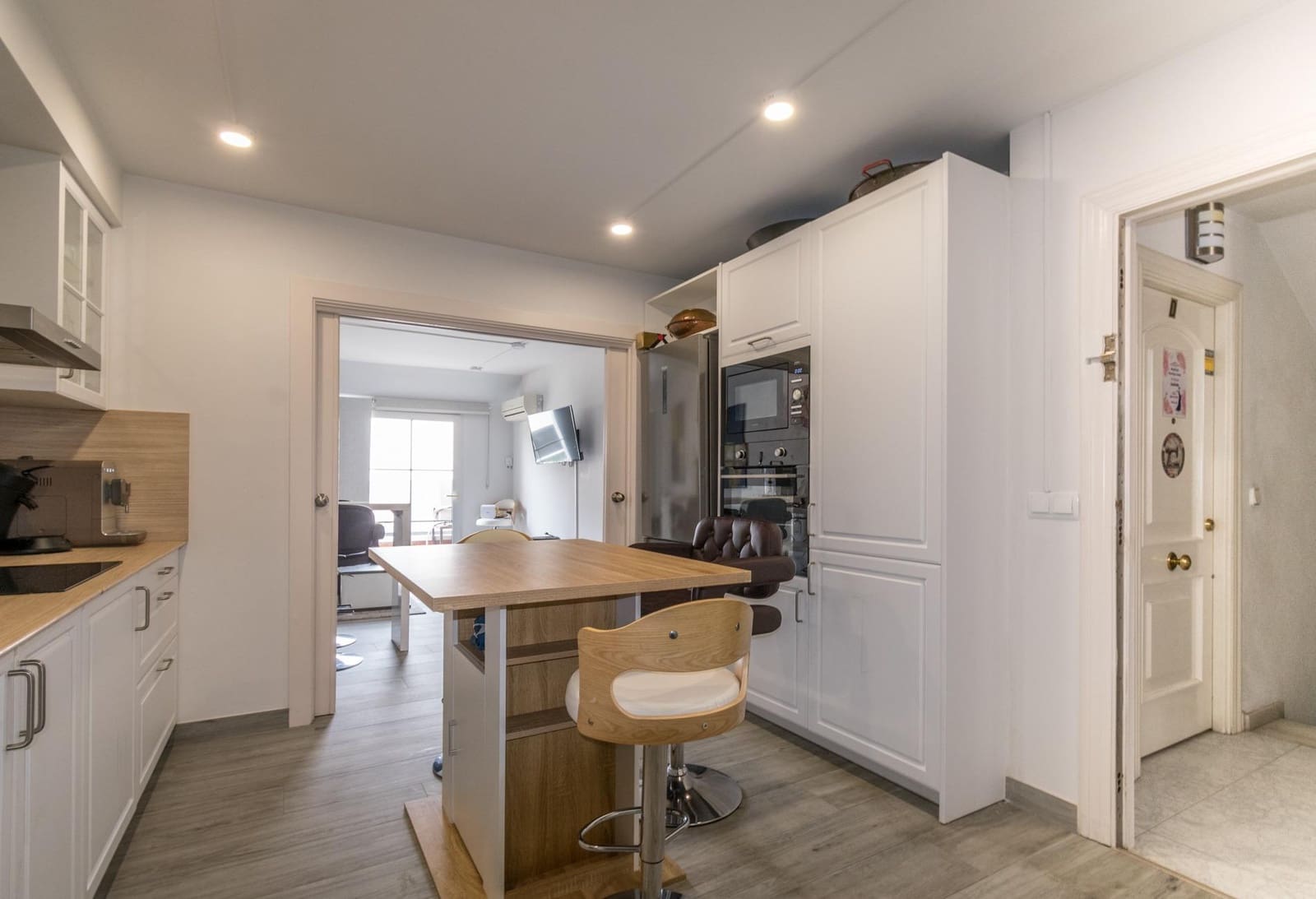 1 camera da letto Commerciale in vendita in Torrevieja con garage - 240.000 € (Rif: 9462209)