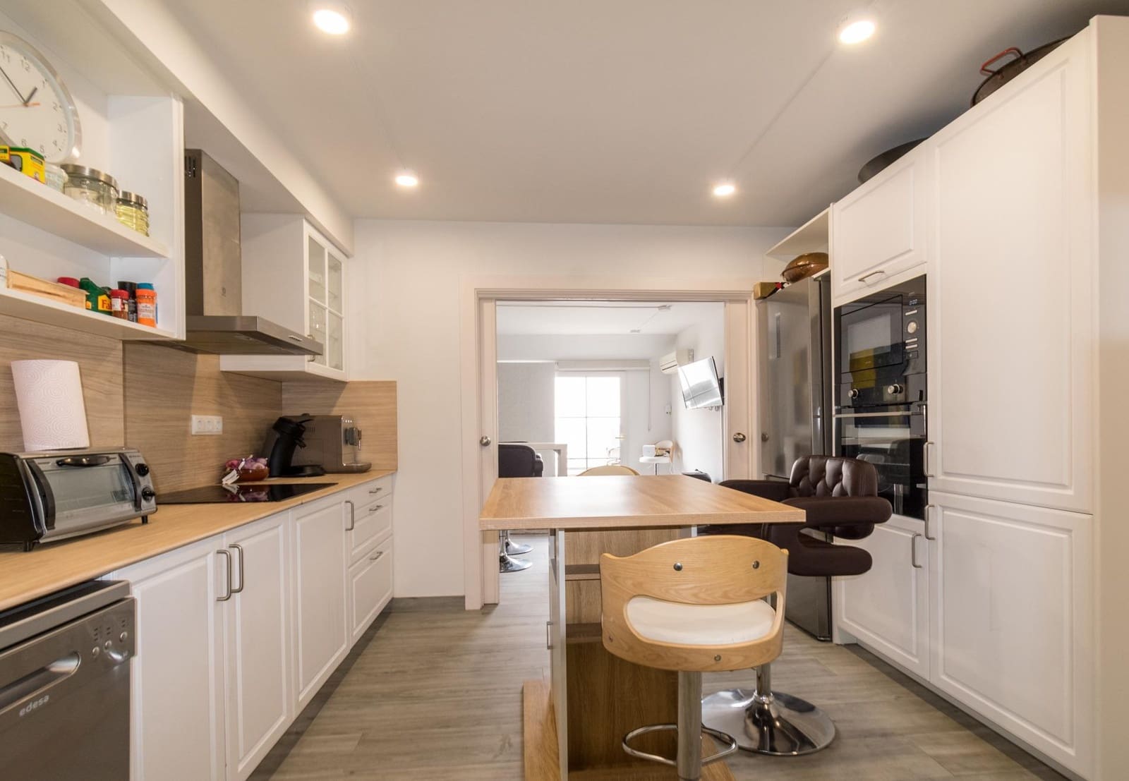 1 camera da letto Commerciale in vendita in Torrevieja con garage - 240.000 € (Rif: 9462209)