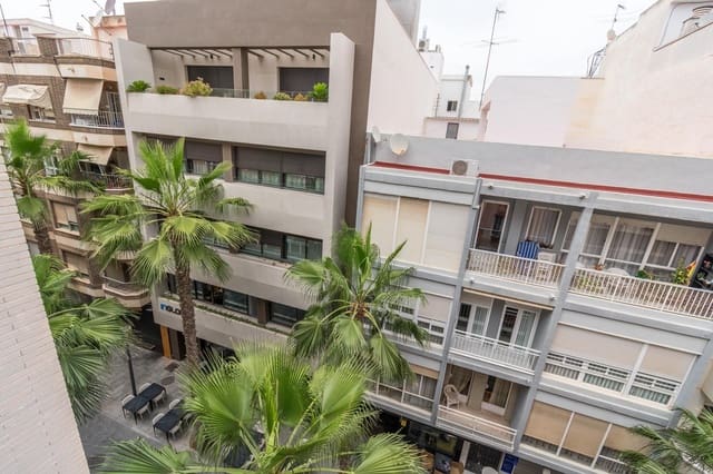 1 camera da letto Commerciale in vendita in Torrevieja con garage - 240.000 € (Rif: 9462209)