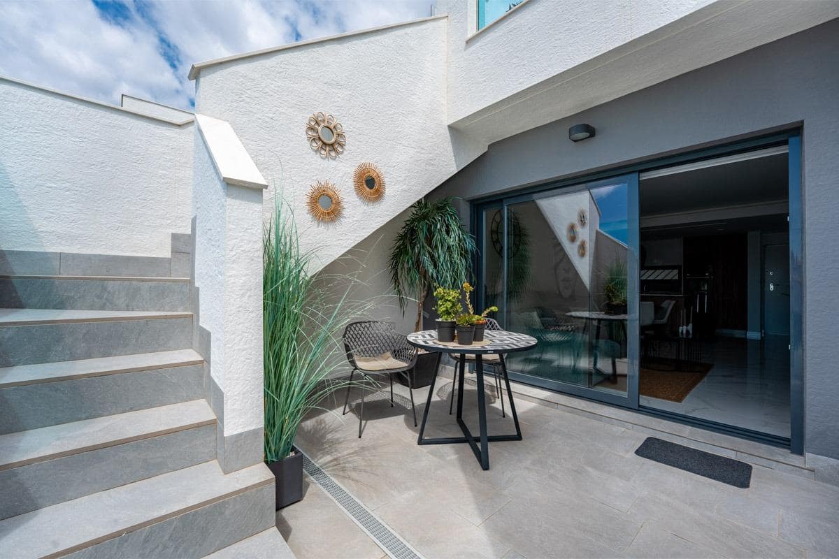 4 soverom Penthouse til salgs i El Raso med svømmebasseng - € 289 000 (Ref: 9462215)