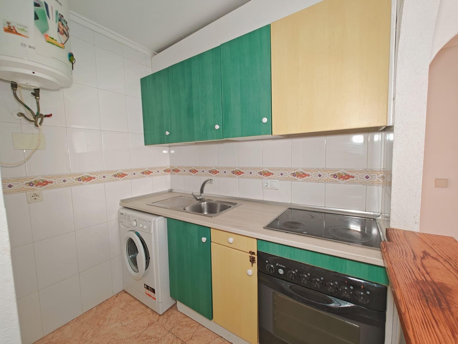 Apartamento de 2 habitaciones en Torrevieja en venta con piscina - 138.000 € (Ref: 9462217)