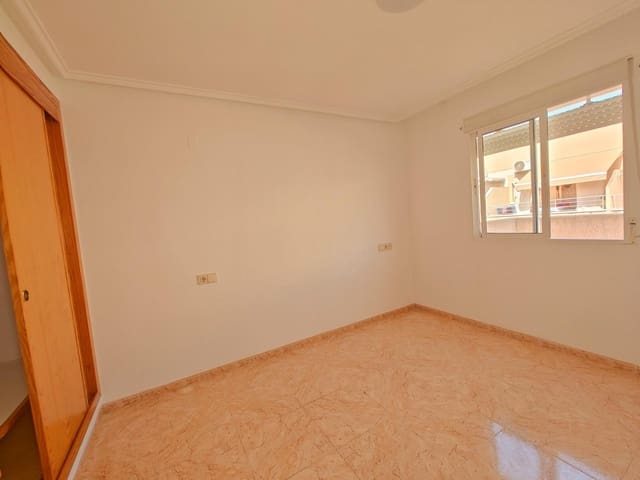Apartamento de 2 habitaciones en El Molino, Torrevieja en venta con piscina - 138.000 € (Ref: 9462217)