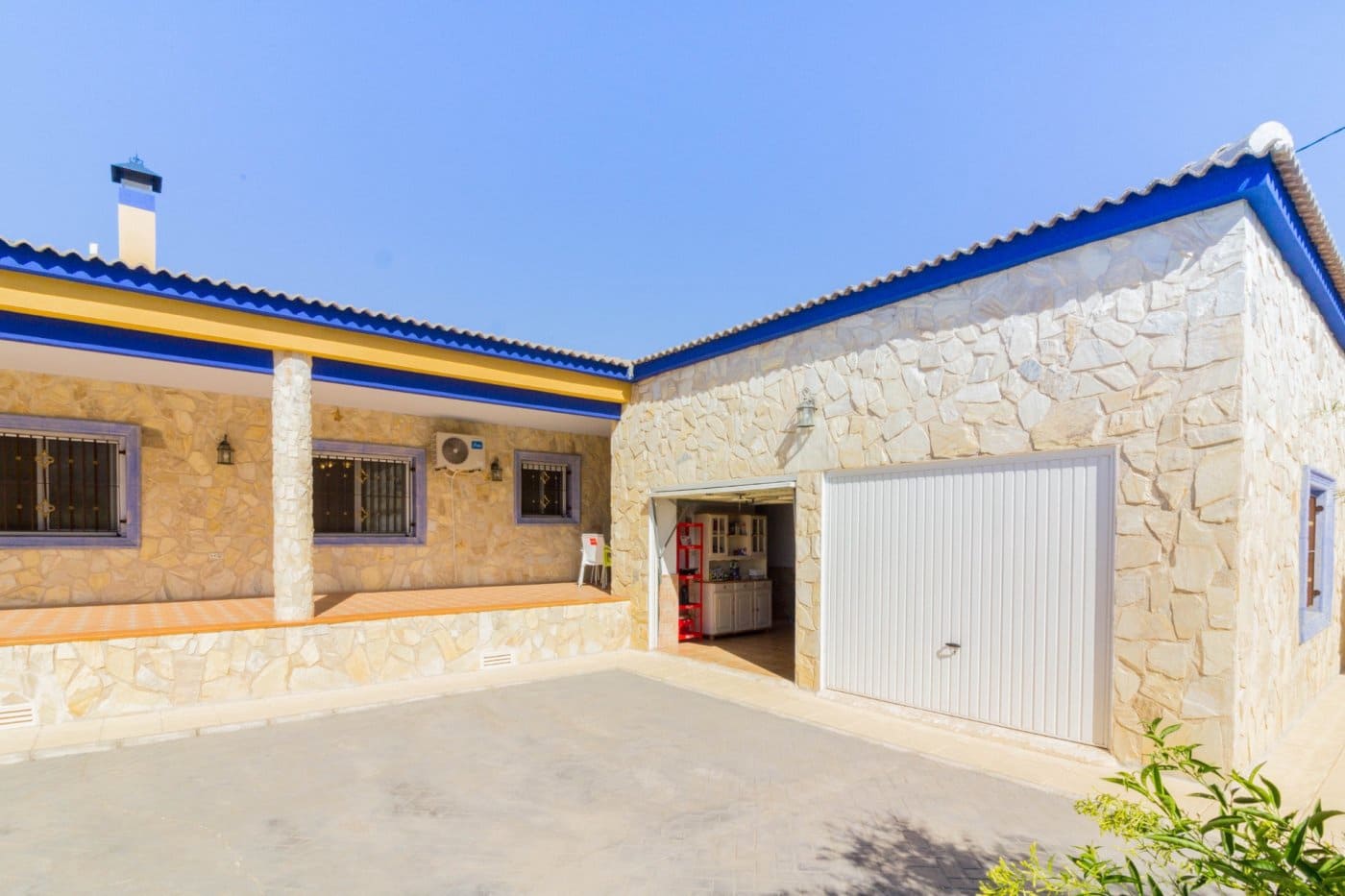 4 sovrum Villa till salu i Redovan med pool garage - 399 000 € (Ref: 9462218)