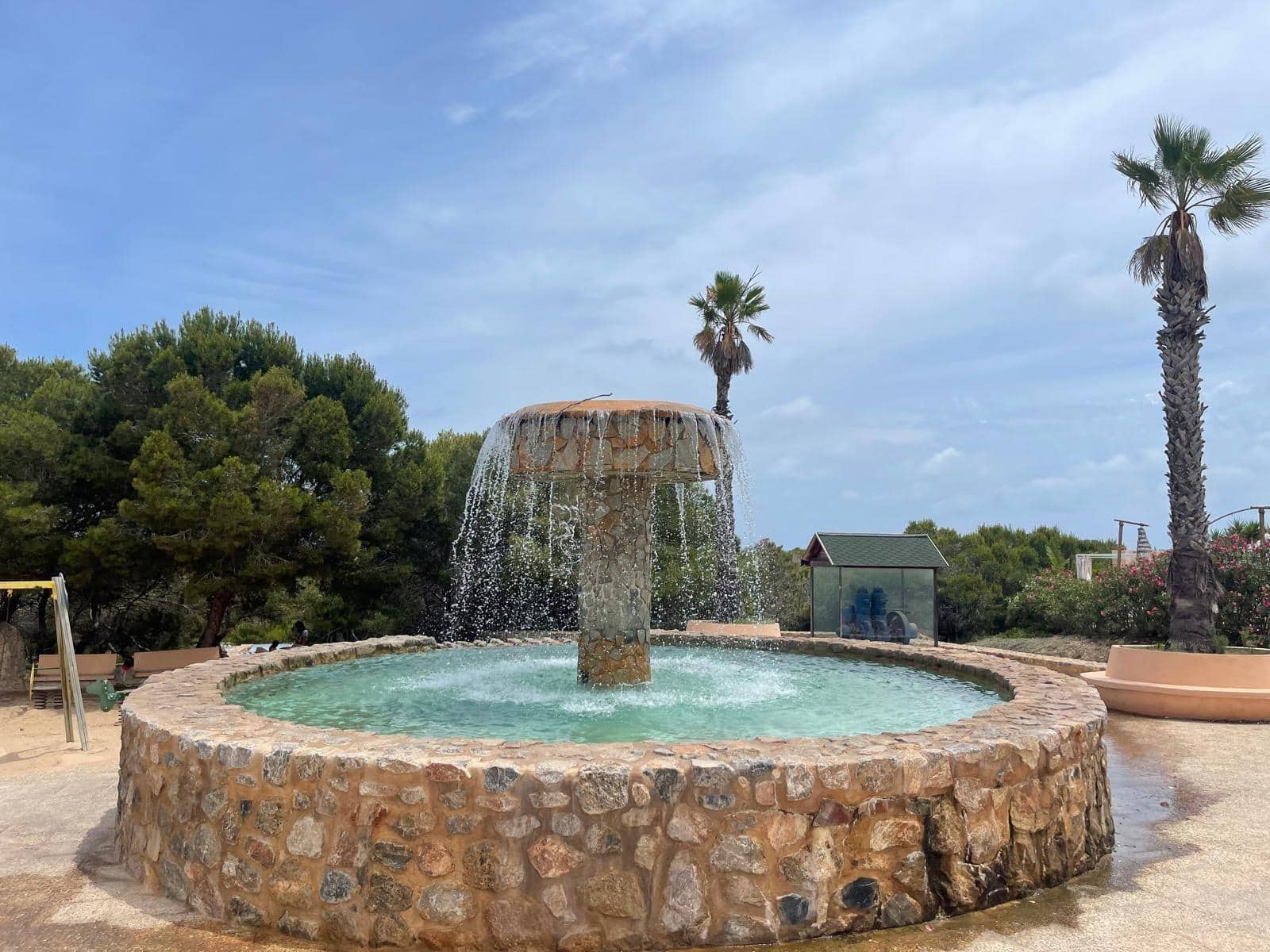 2 bedroom Flat for sale in Torrevieja with pool - € 155,000 (Ref: 9462227)