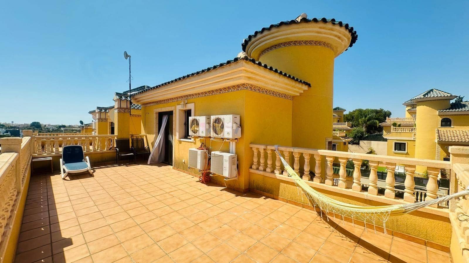 3 sypialnia Willa na sprzedaż w Orihuela Costa z garażem - 354 900 € (Ref: 9462231)