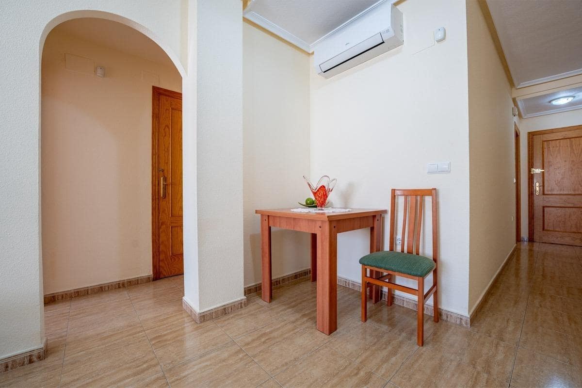 2 bedroom Apartment for sale in Los Montesinos with pool - € 109,900 (Ref: 9462237)