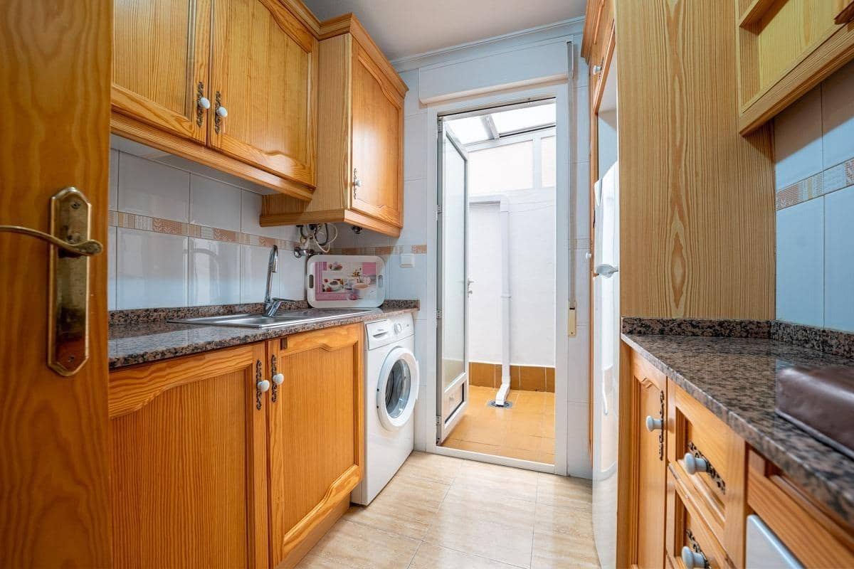 2 bedroom Apartment for sale in Los Montesinos with pool - € 109,900 (Ref: 9462237)