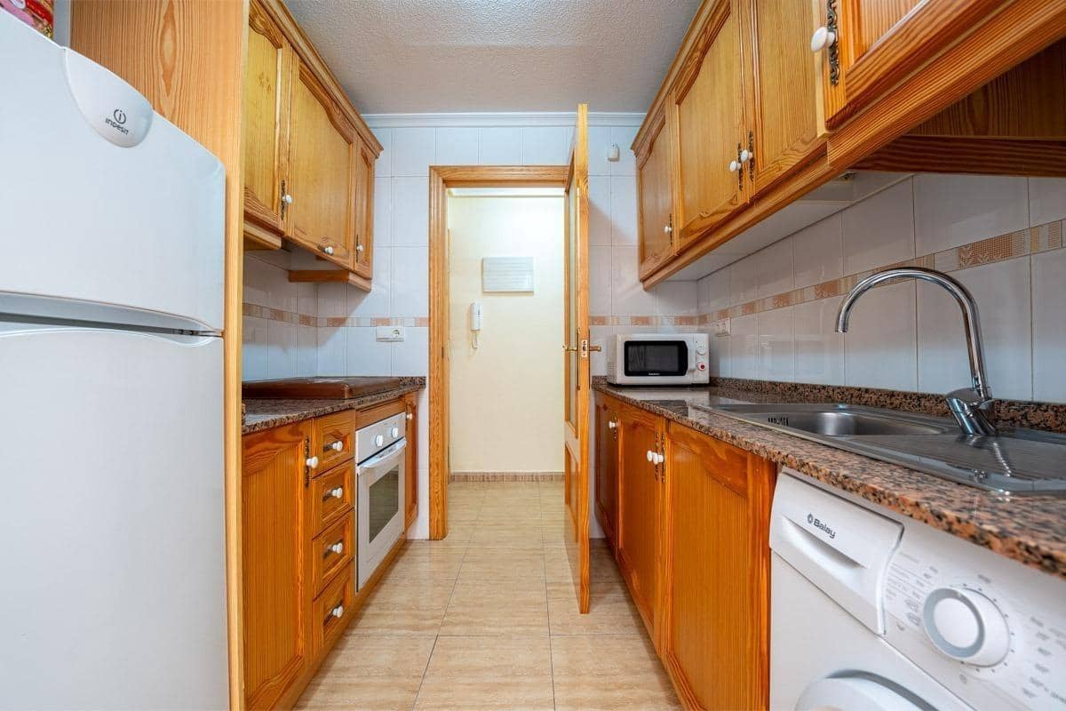 2 bedroom Apartment for sale in Los Montesinos with pool - € 109,900 (Ref: 9462237)