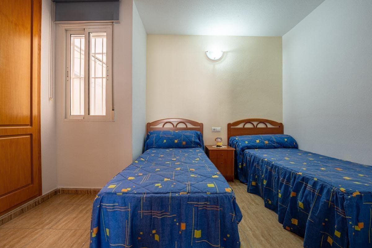 2 bedroom Apartment for sale in Los Montesinos with pool - € 109,900 (Ref: 9462237)