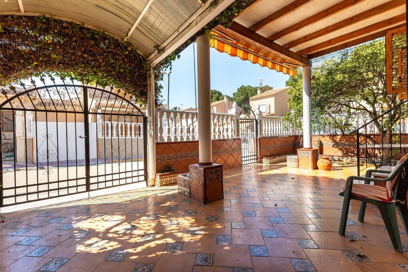 3 bedroom Terraced Villa for sale in La Siesta with pool - € 198,000 (Ref: 9462239)