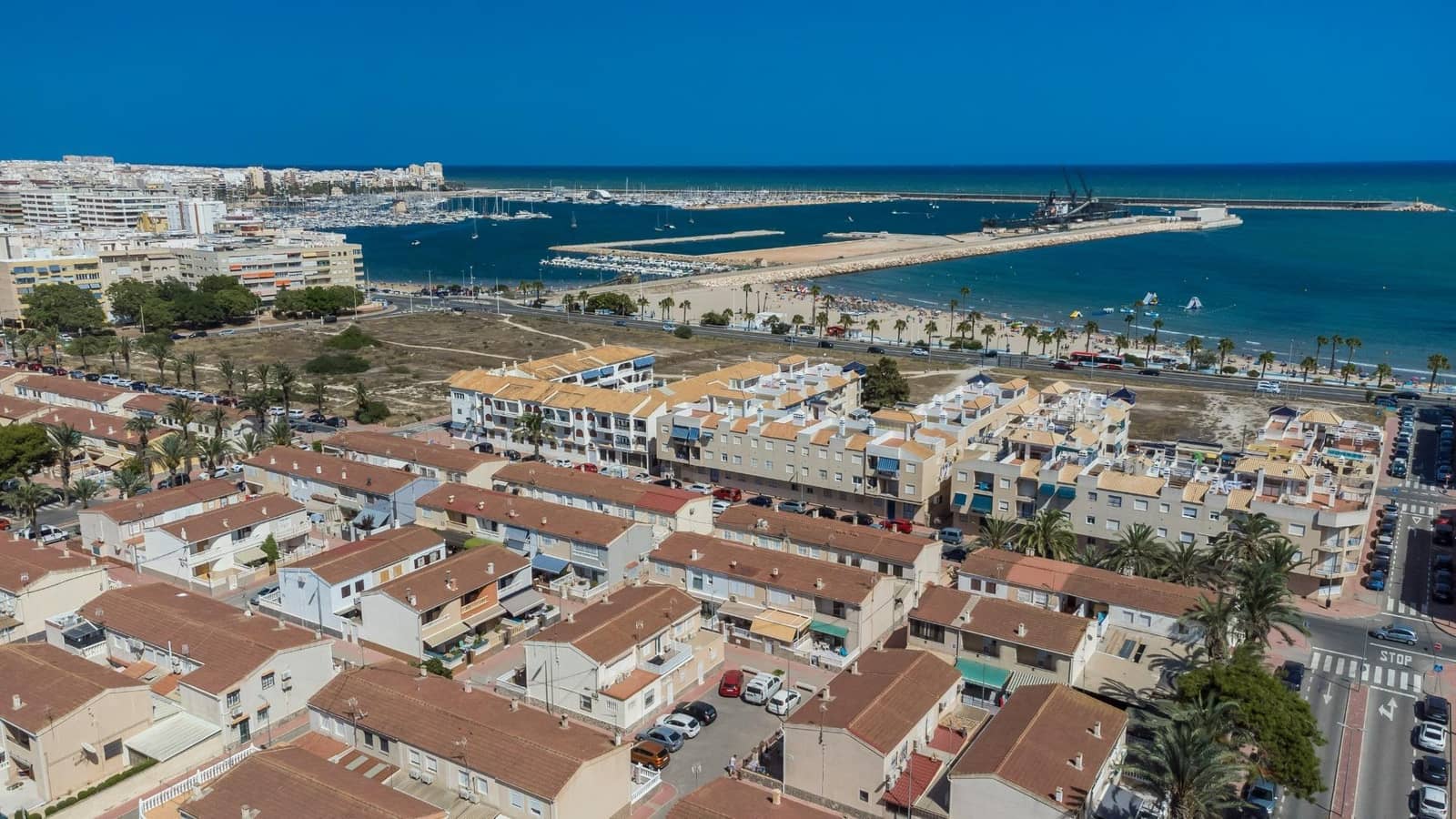 4 bedroom Apartment for sale in Torrevieja - € 215,500 (Ref: 9462244)