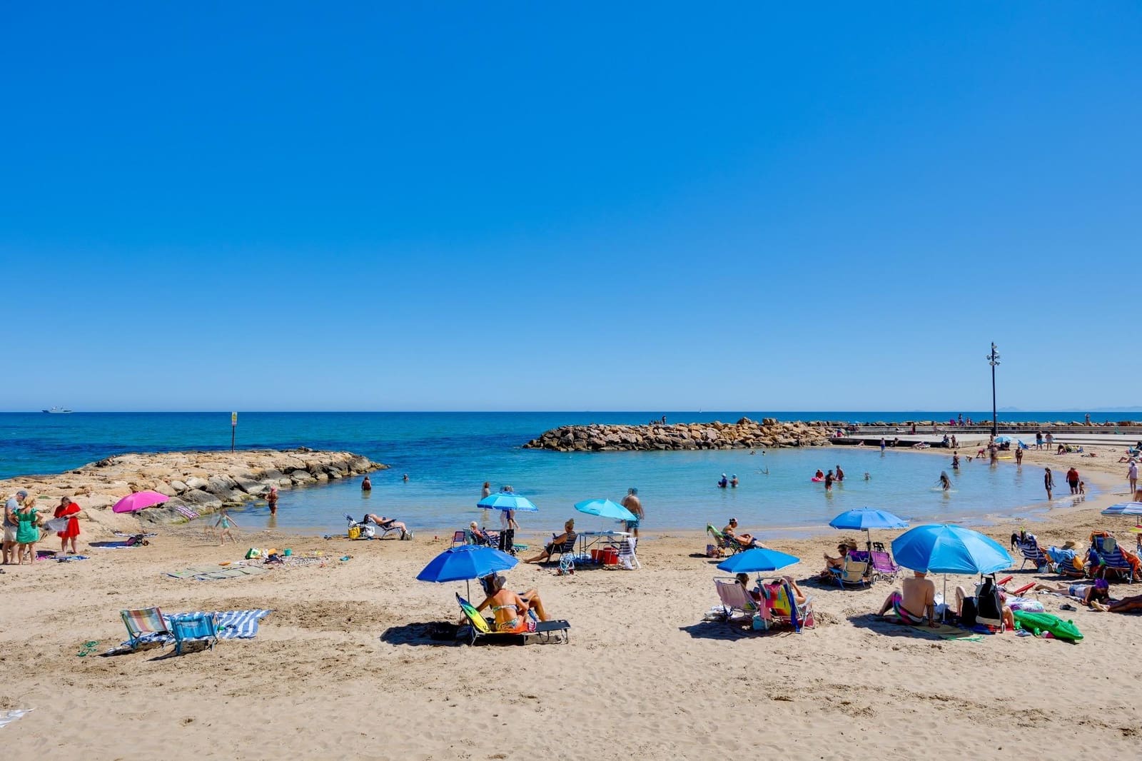 Yksiö myytävänä paikassa Torrevieja mukana uima-altaan - 84 900 € (Ref: 9462246)