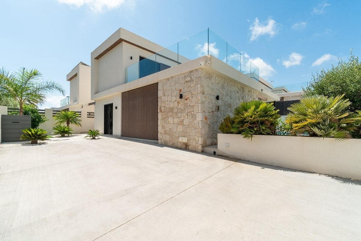 3 sovrum Villa till salu i Torrevieja med pool - 599 000 € (Ref: 9462251)