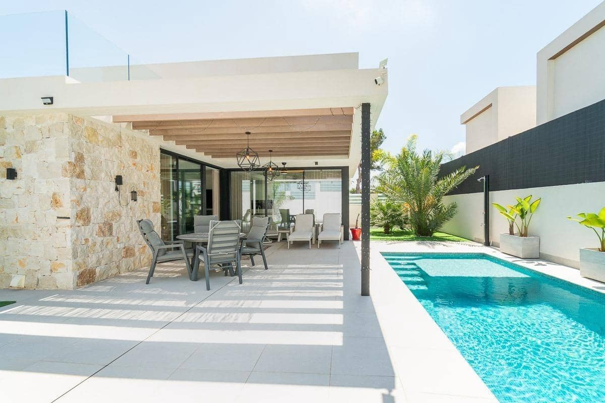 3 sovrum Villa till salu i Torrevieja med pool - 599 000 € (Ref: 9462251)