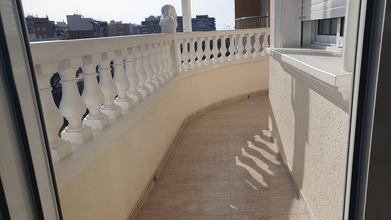 3 bedroom Flat for sale in Torrevieja - € 150,000 (Ref: 9462256)