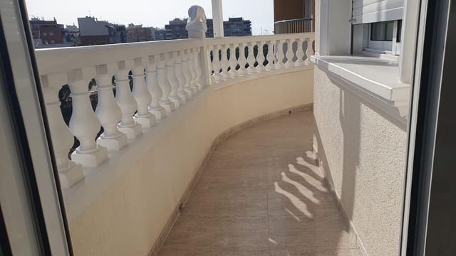 3 bedroom Flat for sale in Playa del Acequión, Torrevieja - € 150,000 (Ref: 9462256)