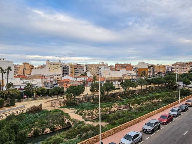 3 sovrum Lägenhet till salu i Playa del Acequión, Torrevieja - 150 000 € (Ref: 9462256)