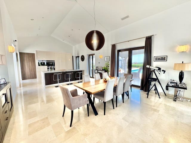 4 soverom Villa til salgs i Dolores med svømmebasseng - € 1 150 000 (Ref: 9462257)