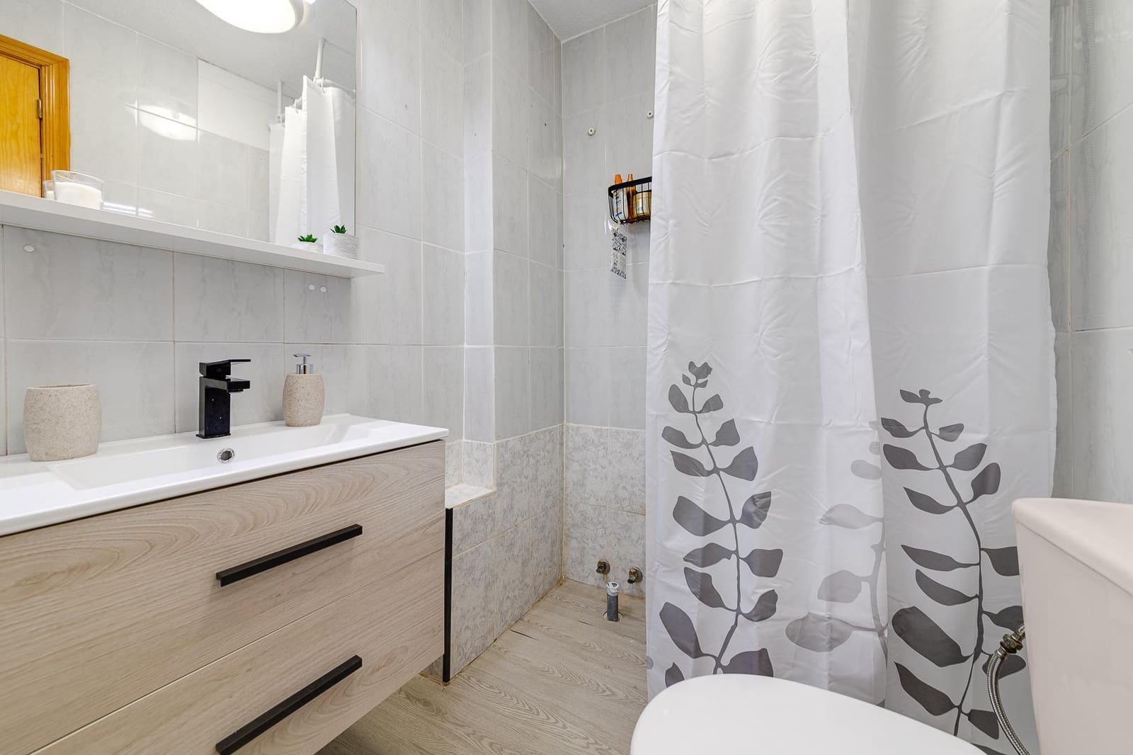 Studio à vendre à Torrevieja - 89 500 € (Ref: 9462271)