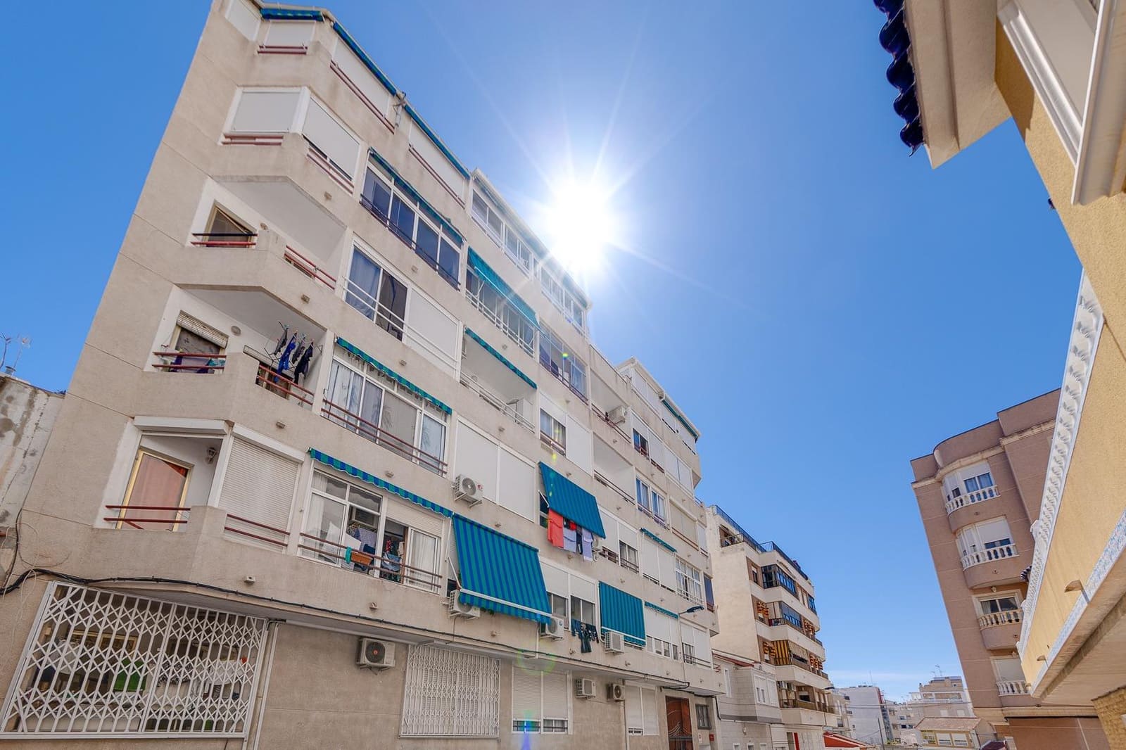 Studio à vendre à Torrevieja - 89 500 € (Ref: 9462271)