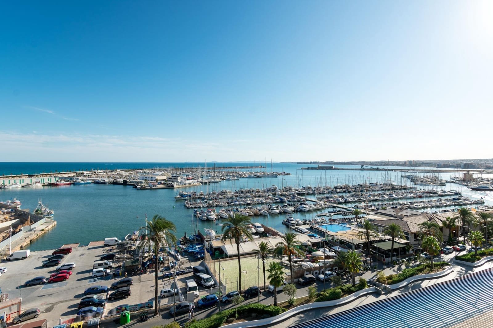 4 bedroom Apartment for sale in Torrevieja - € 450,000 (Ref: 9462274)