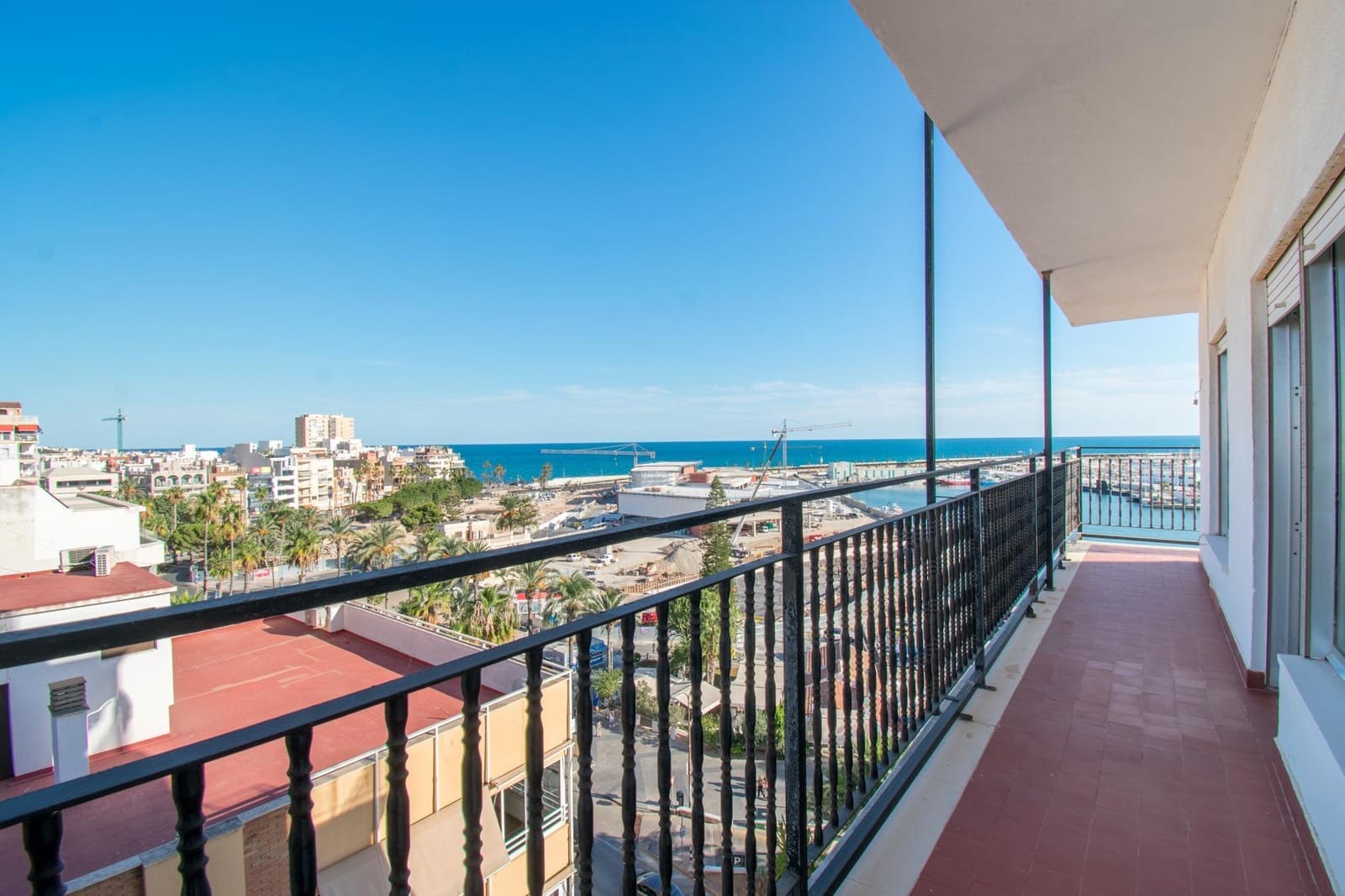 4 bedroom Apartment for sale in Torrevieja - € 450,000 (Ref: 9462274)