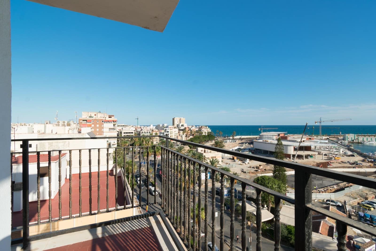 4 bedroom Apartment for sale in Torrevieja - € 450,000 (Ref: 9462274)