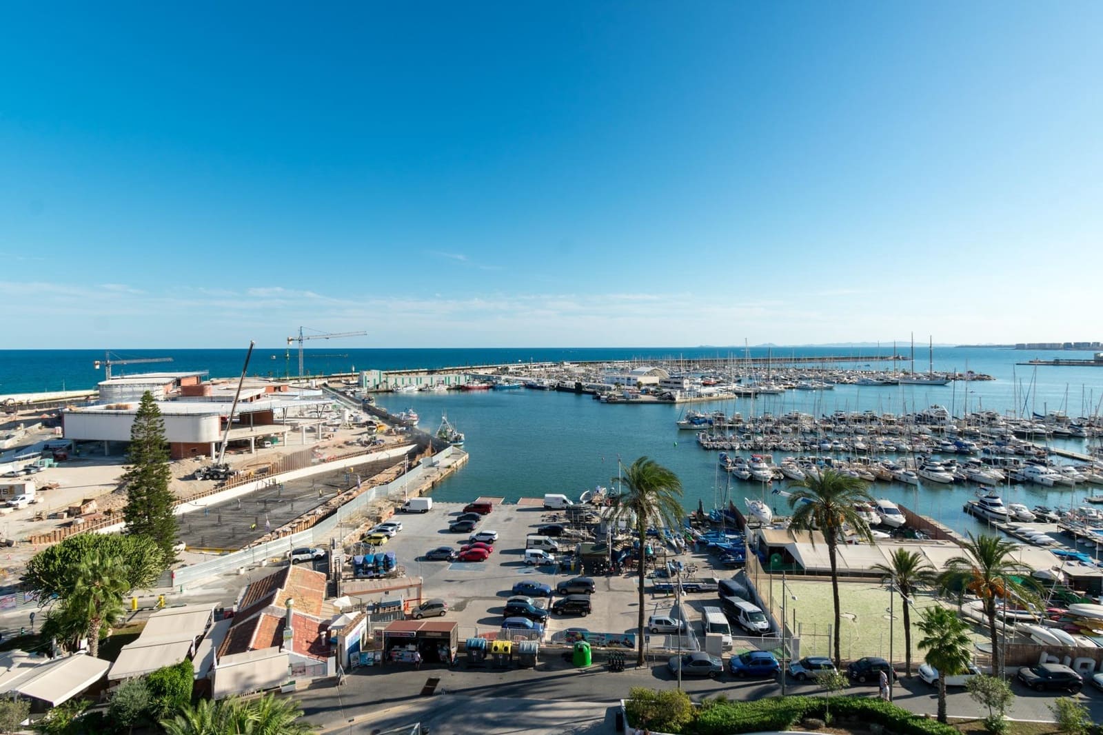 4 bedroom Apartment for sale in Torrevieja - € 450,000 (Ref: 9462274)